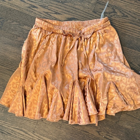 Shine in Leopard Satin Skirt medium - Picture 2 of 5